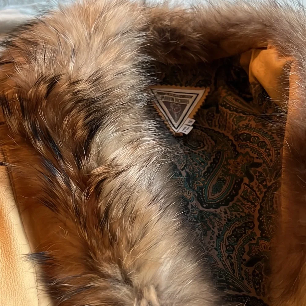 Vintage Leather Coat - Picture 5 of 11